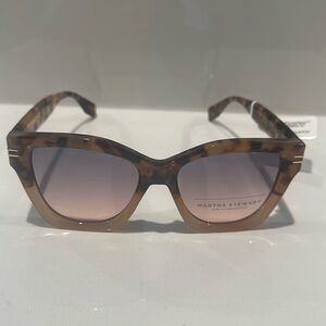 NWT Martha Stewart 100% UV Absorptive Classic Sunglasses - MS266